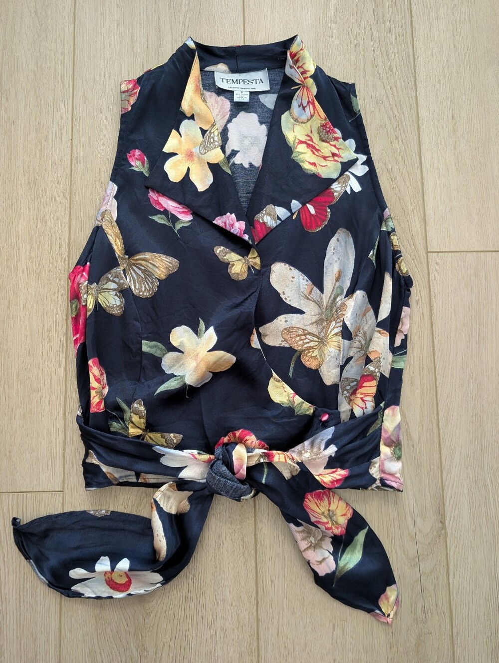 Tempesta Vintage Floral And Butterfly Print Wrap Blouse | Size S P